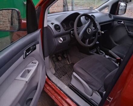 Красный Фольксваген Кадди, объемом двигателя 1.9 л и пробегом 360 тыс. км за 3000 $, фото 4 на Automoto.ua