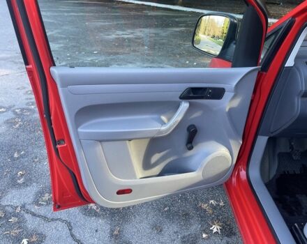 Червоний Фольксваген Кадді, об'ємом двигуна 2 л та пробігом 246 тис. км за 5900 $, фото 23 на Automoto.ua