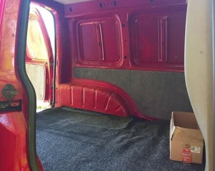 Красный Фольксваген Кадди, объемом двигателя 2 л и пробегом 339 тыс. км за 6000 $, фото 7 на Automoto.ua