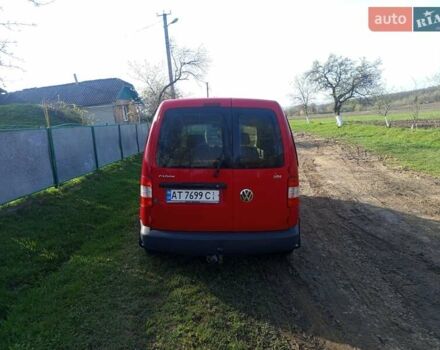 Красный Фольксваген Кадди, объемом двигателя 2 л и пробегом 240 тыс. км за 4000 $, фото 3 на Automoto.ua