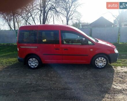 Красный Фольксваген Кадди, объемом двигателя 2 л и пробегом 240 тыс. км за 4000 $, фото 2 на Automoto.ua