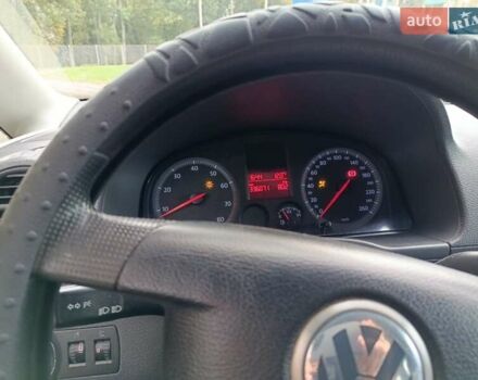 Фольксваген Кадди 2005 в Тернополе на Automoto.ua Красный Фольксваген Кадди, объемом двигателя 1.6 л и пробегом 336 тыс. км за 4950 $, фото 2 на Automoto.ua