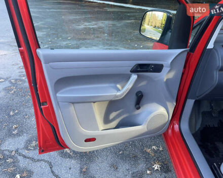 Красный Фольксваген Кадди, объемом двигателя 1.9 л и пробегом 246 тыс. км за 5900 $, фото 21 на Automoto.ua