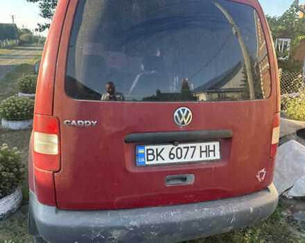 Красный Фольксваген Кадди, объемом двигателя 1.39 л и пробегом 393 тыс. км за 3000 $, фото 4 на Automoto.ua