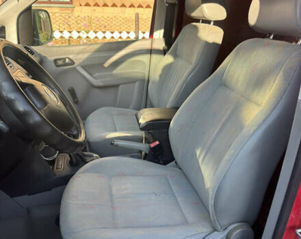 Красный Фольксваген Кадди, объемом двигателя 1.39 л и пробегом 393 тыс. км за 3000 $, фото 12 на Automoto.ua