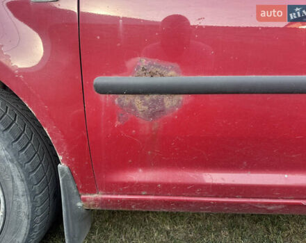 Красный Фольксваген Кадди, объемом двигателя 1.39 л и пробегом 393 тыс. км за 3000 $, фото 7 на Automoto.ua