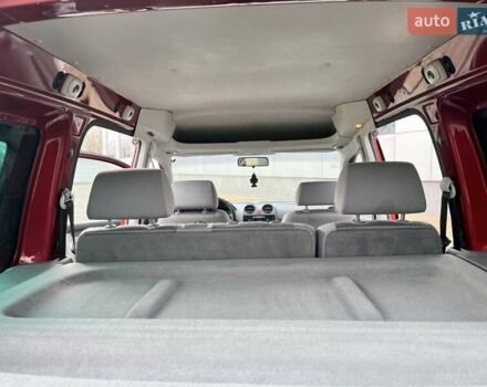 Красный Фольксваген Кадди, объемом двигателя 1.6 л и пробегом 220 тыс. км за 6950 $, фото 21 на Automoto.ua