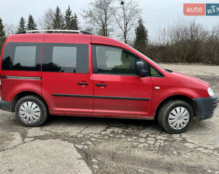 Красный Фольксваген Кадди, объемом двигателя 1.97 л и пробегом 300 тыс. км за 5500 $, фото 2 на Automoto.ua