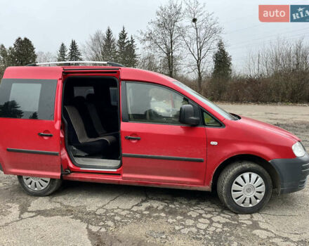 Красный Фольксваген Кадди, объемом двигателя 1.97 л и пробегом 300 тыс. км за 5500 $, фото 4 на Automoto.ua