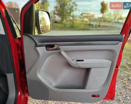 Фольксваген Кадди 2006 в Виннице на Automoto.ua Красный Фольксваген Кадди, объемом двигателя 1.6 л и пробегом 200 тыс. км за 6800 $, фото 38 на Automoto.ua