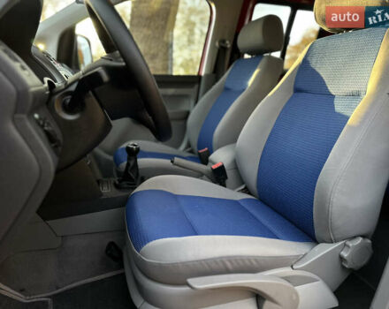 Фольксваген Кадди 2006 в Виннице на Automoto.ua Красный Фольксваген Кадди, объемом двигателя 1.6 л и пробегом 200 тыс. км за 6800 $, фото 23 на Automoto.ua