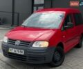 Красный Фольксваген Кадди, объемом двигателя 2 л и пробегом 280 тыс. км за 4650 $, фото 1 на Automoto.ua