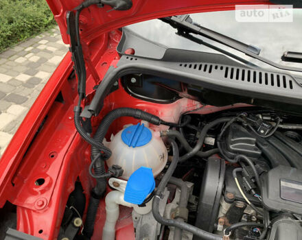 Червоний Фольксваген Кадді, об'ємом двигуна 1.6 л та пробігом 235 тис. км за 7800 $, фото 20 на Automoto.ua