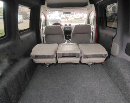 Красный Фольксваген Кадди, объемом двигателя 2 л и пробегом 226 тыс. км за 4600 $, фото 12 на Automoto.ua