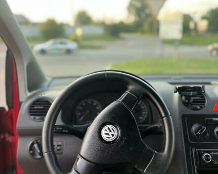 Красный Фольксваген Кадди, объемом двигателя 1.6 л и пробегом 220 тыс. км за 6299 $, фото 12 на Automoto.ua