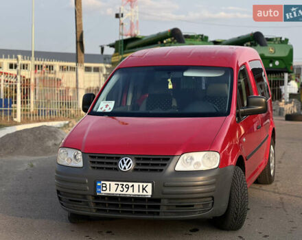Красный Фольксваген Кадди, объемом двигателя 1.6 л и пробегом 220 тыс. км за 6299 $, фото 1 на Automoto.ua