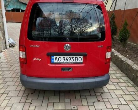 Красный Фольксваген Кадди, объемом двигателя 1.4 л и пробегом 280 тыс. км за 6039 $, фото 1 на Automoto.ua