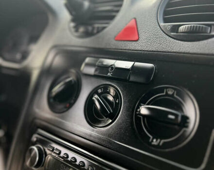 Красный Фольксваген Кадди, объемом двигателя 1.6 л и пробегом 220 тыс. км за 6299 $, фото 14 на Automoto.ua