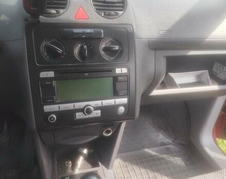 Красный Фольксваген Кадди, объемом двигателя 1.9 л и пробегом 353 тыс. км за 5500 $, фото 25 на Automoto.ua