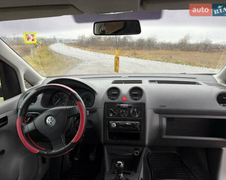Червоний Фольксваген Кадді, об'ємом двигуна 1.9 л та пробігом 227 тис. км за 5700 $, фото 7 на Automoto.ua