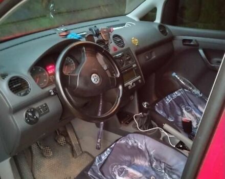 Красный Фольксваген Кадди, объемом двигателя 1.9 л и пробегом 431 тыс. км за 6500 $, фото 5 на Automoto.ua