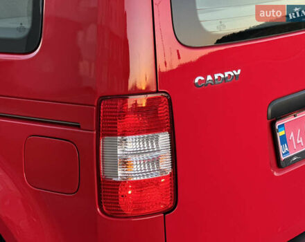 Красный Фольксваген Кадди, объемом двигателя 1.6 л и пробегом 210 тыс. км за 8999 $, фото 15 на Automoto.ua