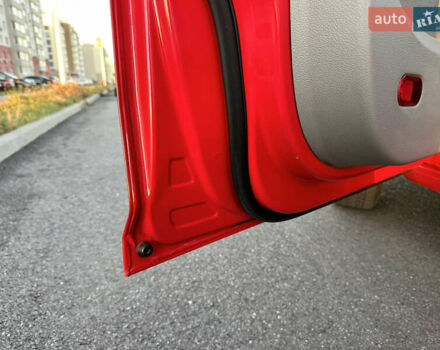 Красный Фольксваген Кадди, объемом двигателя 1.6 л и пробегом 210 тыс. км за 8999 $, фото 68 на Automoto.ua