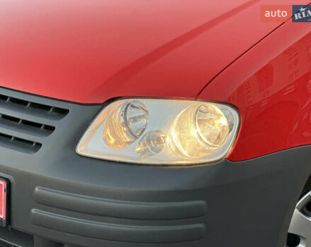 Красный Фольксваген Кадди, объемом двигателя 1.6 л и пробегом 210 тыс. км за 8999 $, фото 3 на Automoto.ua