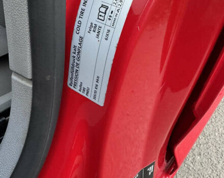 Красный Фольксваген Кадди, объемом двигателя 1.6 л и пробегом 218 тыс. км за 7200 $, фото 10 на Automoto.ua