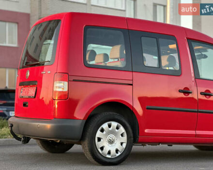 Красный Фольксваген Кадди, объемом двигателя 1.6 л и пробегом 210 тыс. км за 8999 $, фото 32 на Automoto.ua
