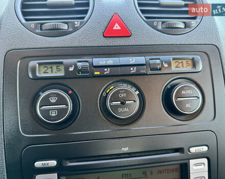 Красный Фольксваген Кадди, объемом двигателя 1.6 л и пробегом 210 тыс. км за 8999 $, фото 79 на Automoto.ua