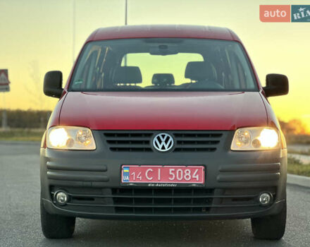 Красный Фольксваген Кадди, объемом двигателя 1.6 л и пробегом 210 тыс. км за 8999 $, фото 24 на Automoto.ua