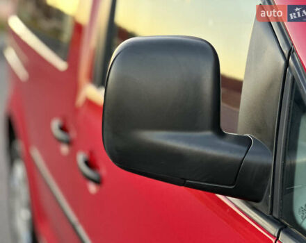 Красный Фольксваген Кадди, объемом двигателя 1.6 л и пробегом 210 тыс. км за 8999 $, фото 34 на Automoto.ua