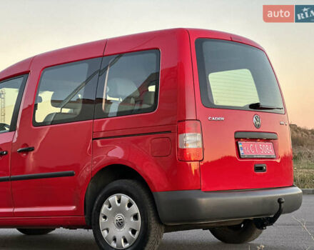 Красный Фольксваген Кадди, объемом двигателя 1.6 л и пробегом 210 тыс. км за 8999 $, фото 13 на Automoto.ua