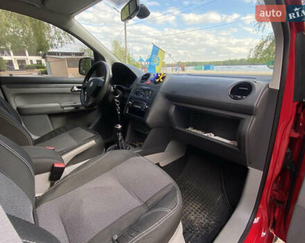 Красный Фольксваген Кадди, объемом двигателя 1.98 л и пробегом 285 тыс. км за 5250 $, фото 8 на Automoto.ua