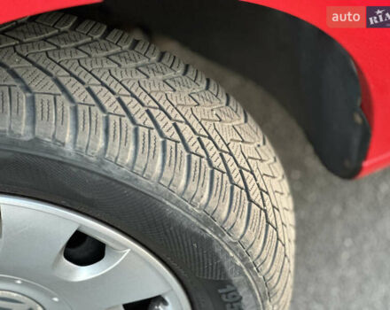 Красный Фольксваген Кадди, объемом двигателя 1.6 л и пробегом 210 тыс. км за 8999 $, фото 5 на Automoto.ua