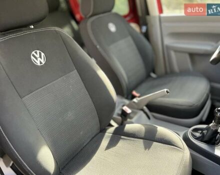 Червоний Фольксваген Кадді, об'ємом двигуна 1.39 л та пробігом 204 тис. км за 4800 $, фото 16 на Automoto.ua