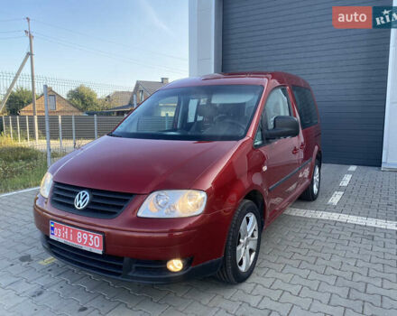 Красный Фольксваген Кадди, объемом двигателя 1.6 л и пробегом 173 тыс. км за 6299 $, фото 1 на Automoto.ua