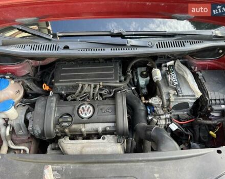 Червоний Фольксваген Кадді, об'ємом двигуна 1.39 л та пробігом 204 тис. км за 4800 $, фото 19 на Automoto.ua
