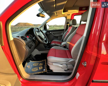 Красный Фольксваген Кадди, объемом двигателя 1.6 л и пробегом 210 тыс. км за 8999 $, фото 76 на Automoto.ua