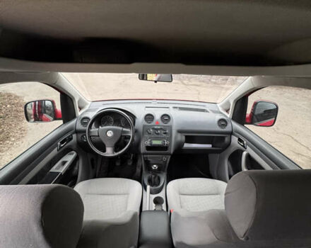 Красный Фольксваген Кадди, объемом двигателя 1.6 л и пробегом 218 тыс. км за 7200 $, фото 13 на Automoto.ua