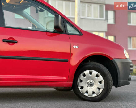 Красный Фольксваген Кадди, объемом двигателя 1.6 л и пробегом 210 тыс. км за 8999 $, фото 33 на Automoto.ua