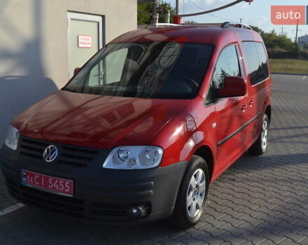 Красный Фольксваген Кадди, объемом двигателя 1.6 л и пробегом 185 тыс. км за 9200 $, фото 3 на Automoto.ua