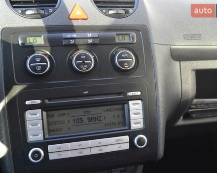 Красный Фольксваген Кадди, объемом двигателя 1.6 л и пробегом 185 тыс. км за 9200 $, фото 44 на Automoto.ua