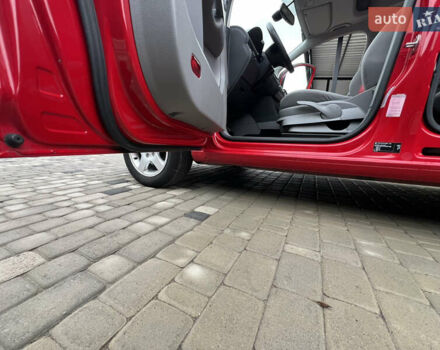 Красный Фольксваген Кадди, объемом двигателя 1.4 л и пробегом 195 тыс. км за 7300 $, фото 18 на Automoto.ua