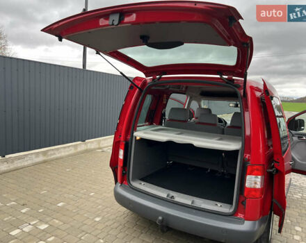 Красный Фольксваген Кадди, объемом двигателя 1.4 л и пробегом 195 тыс. км за 7300 $, фото 16 на Automoto.ua