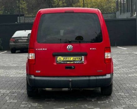 Красный Фольксваген Кадди, объемом двигателя 2 л и пробегом 224 тыс. км за 7000 $, фото 4 на Automoto.ua