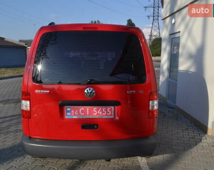 Красный Фольксваген Кадди, объемом двигателя 1.6 л и пробегом 185 тыс. км за 9200 $, фото 8 на Automoto.ua