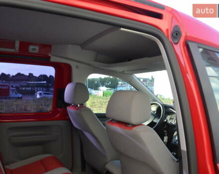 Красный Фольксваген Кадди, объемом двигателя 1.6 л и пробегом 185 тыс. км за 9200 $, фото 29 на Automoto.ua