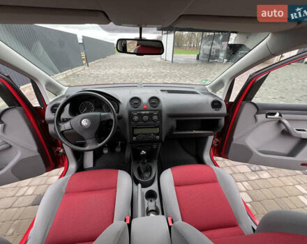 Красный Фольксваген Кадди, объемом двигателя 1.4 л и пробегом 195 тыс. км за 7300 $, фото 19 на Automoto.ua